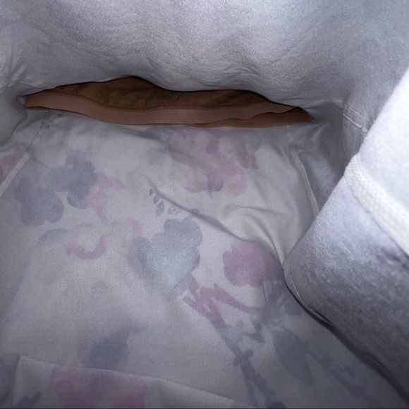 Lululemon Floral Scoop Neck Halter Back Rare Activewear Top Sz 6 - Picture 7 of 9